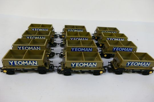 Lima - 12 x unboxed 50T PGA aggregate hopper wagons in Yeoman livery # 305635. - Image 2 of 3