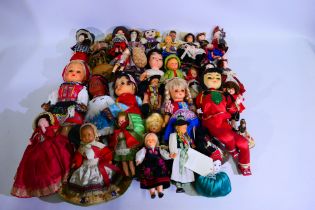 Rogark - Costume Dolls - A collection of mostly vintage dolls including an original Gwyneth Welsh