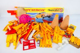 Matchbox - Superfast - SF3 - Corgi - Rockets.