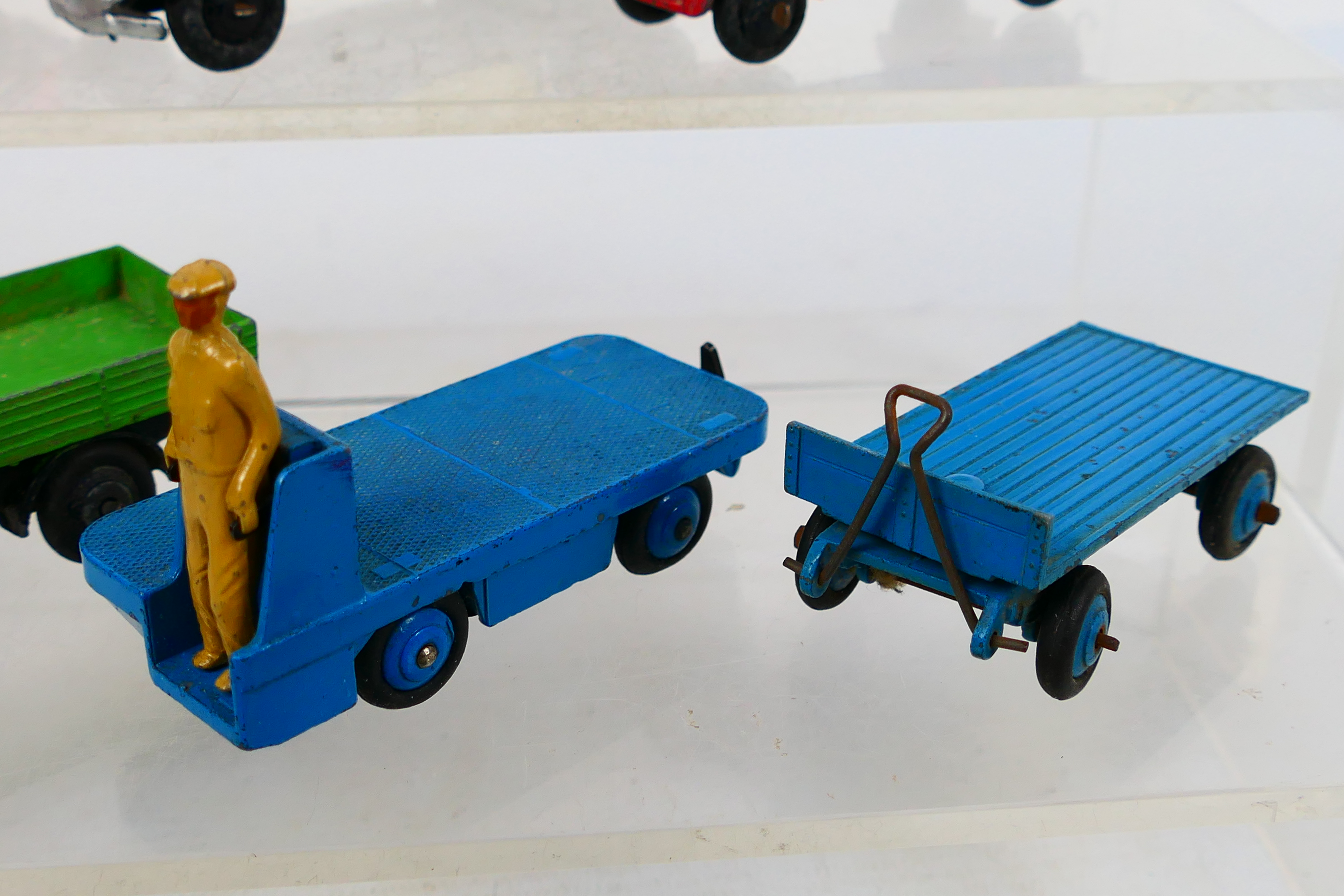 Dinky - A group of unboxed models including pre war Breakdown Lorry # 30e, Ambulance # 24a, - Image 5 of 9