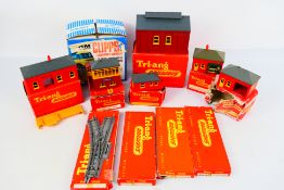Tri-ang - H&M - A collection of OO gauge items including a boxed Clipper controller,