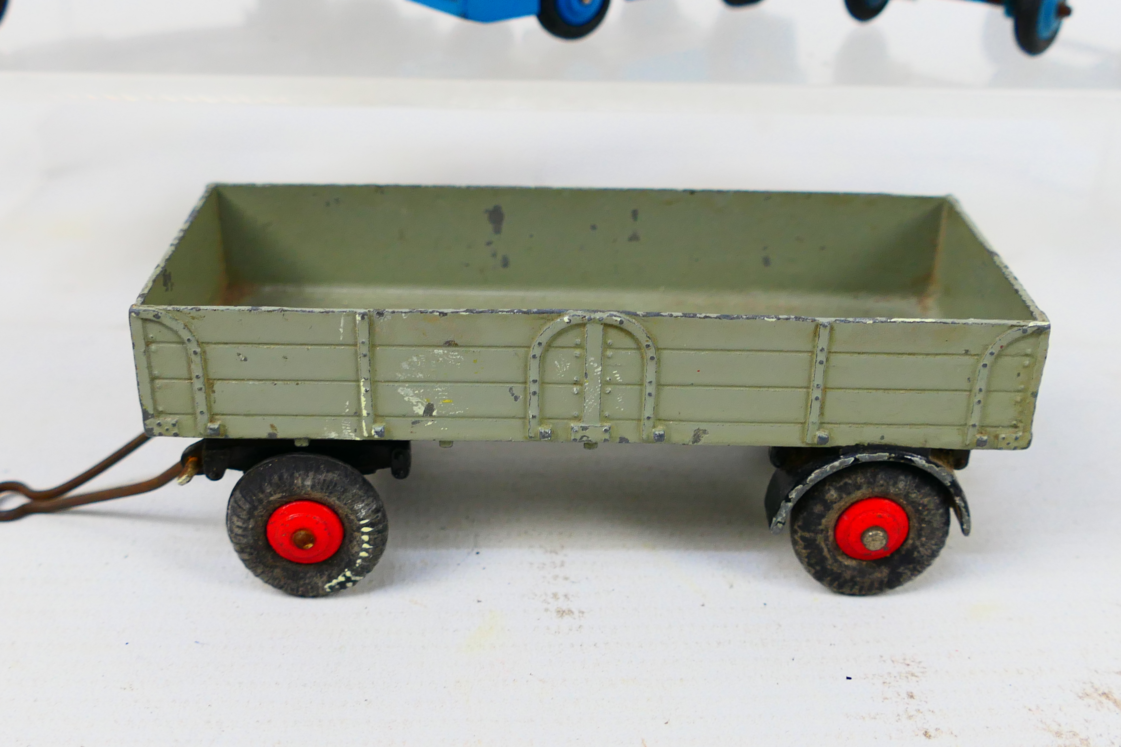 Dinky - A group of unboxed models including pre war Breakdown Lorry # 30e, Ambulance # 24a, - Image 6 of 9