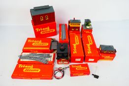 Tri-ang - A group of boxed OO gauge items including Straight Track sections # R96,