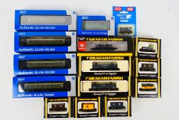 Dapol - Peco - Graham Farish - A boxed group of 15 N gauge freight and passenger rolling stock