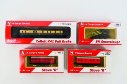 Dapol - Five boxed Dapol N gauge Special Edition items for 'The N Gauge Society'.