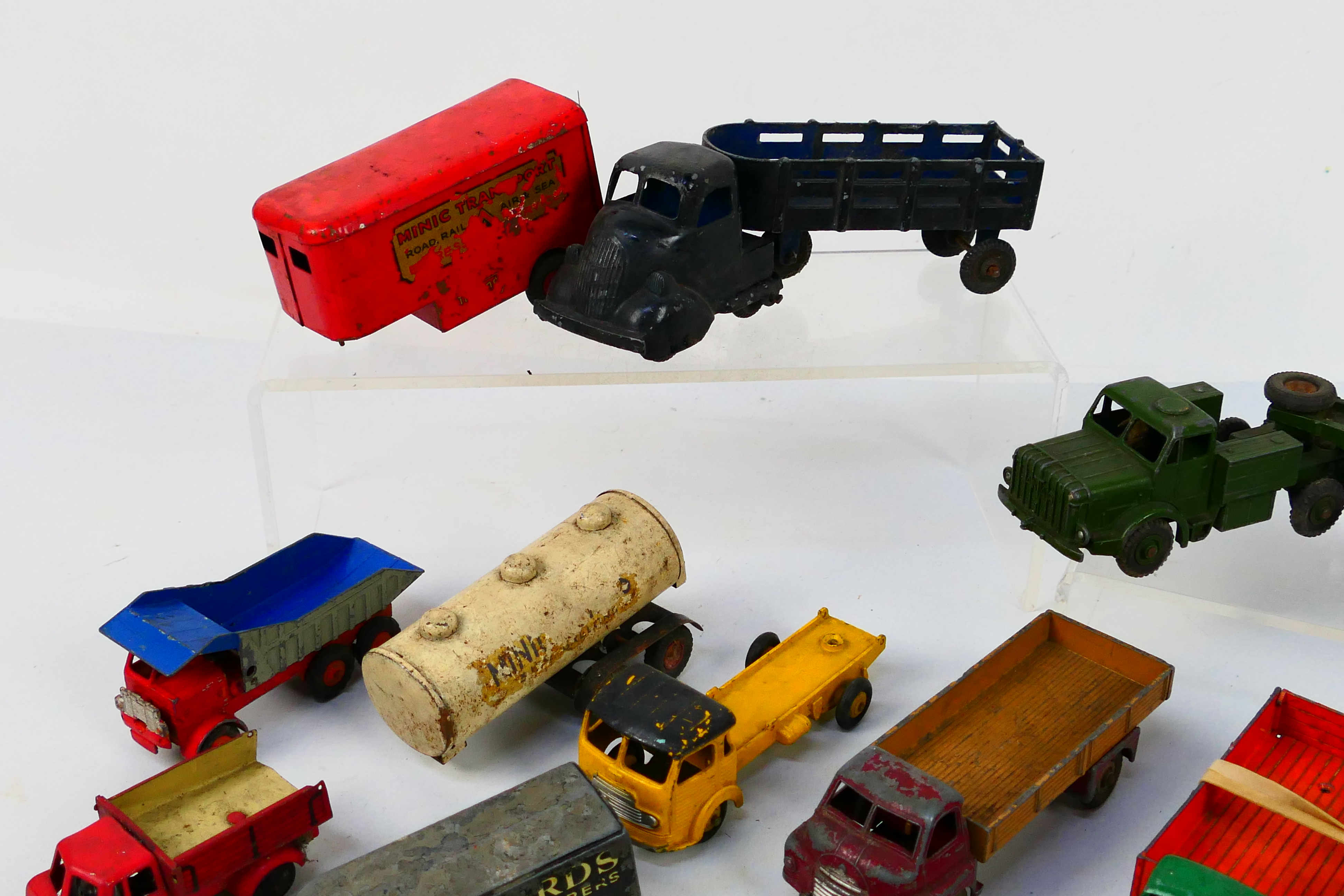 Dinky - Timpo - Tri-ang - Wells - A group of unboxed models including Antar Tank Transporter # 660, - Image 2 of 5