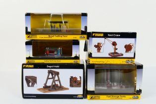 Graham Farish - 5 x boxed N gauge model buildings / trackside accessories,