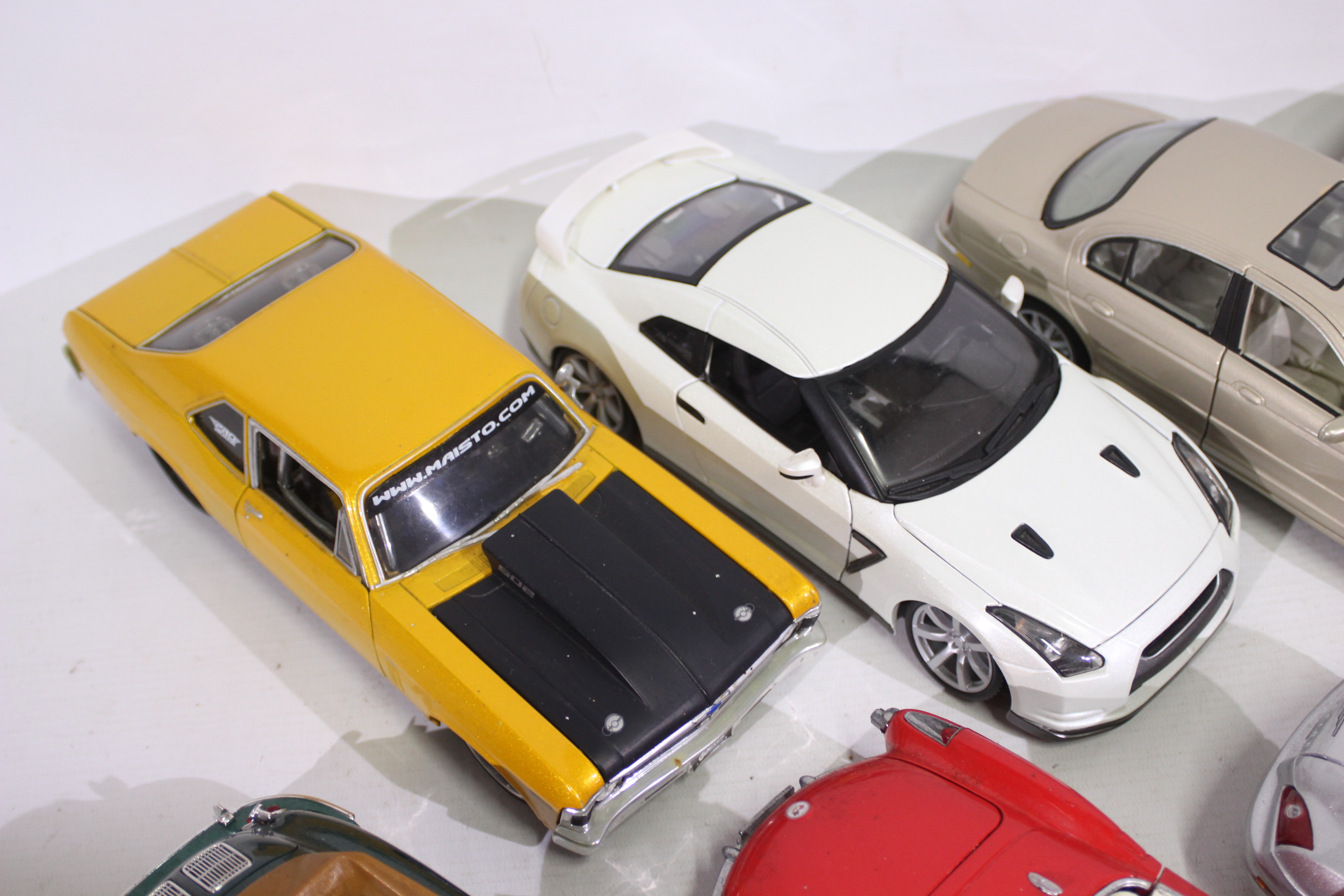 Maisto - Bburago - Motor Max - 8 x unboxed cars in 1:18 scale including Nissan GT/R, Porsche 356B, - Image 2 of 3
