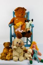 Applause - A collection of bears and soft toys including 6 x vintage jointed bears in different