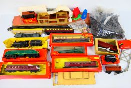 Triang - A mixed collection of boxed and unboxed Triang OO gauge model railway items,