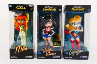 DC Comics - 3 x boxed DC Comics Bombshells vinyl figures, Supergirl # 02057,