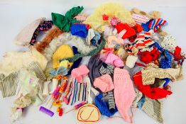 Pedigree - Sindy - Other - A large collection of vintage loose and unlabelled clothes and