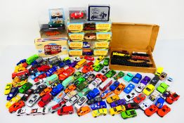 Oxford Diecast - Welly - Hot Wheels - Cararama - Others - A mainly unboxed collection of diecast