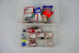 Kyosho - Other - A large quantity of mainly Kyosho small parts for RC car modelling in a plastic