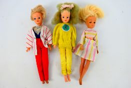Pedigree - Sindy - Three unboxed Sindy dolls.