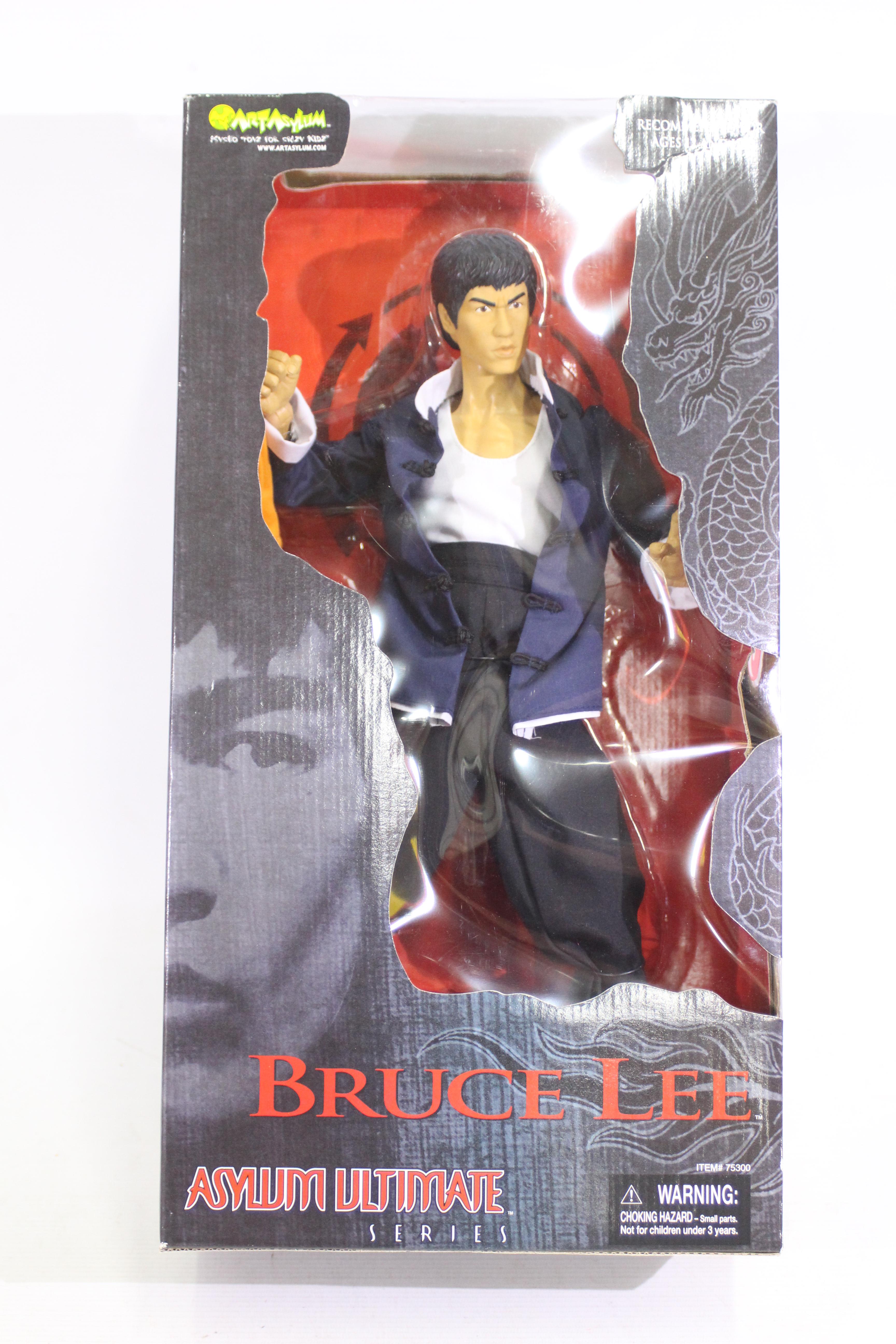 Art Asylum - A boxed Art Asylum Ultimate Series Bruce Lee figure - The #75300 figure comes in a - Image 2 of 5