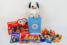 Snoopy - Peanuts - Aviva Toys - A collection of vintage Snoopy and Peanuts related toys and novelty