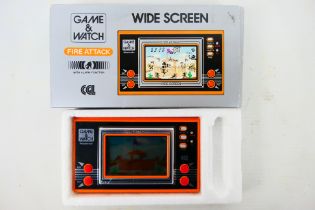 Nintendo - Game and Watch - A boxed vintage 1982 Nintendo Fire Attack game - Comes in inner