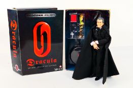 Hammer Films - Dracula - A Hammer Films Deluxe Collector Edition Dracula figure - Figure comes with
