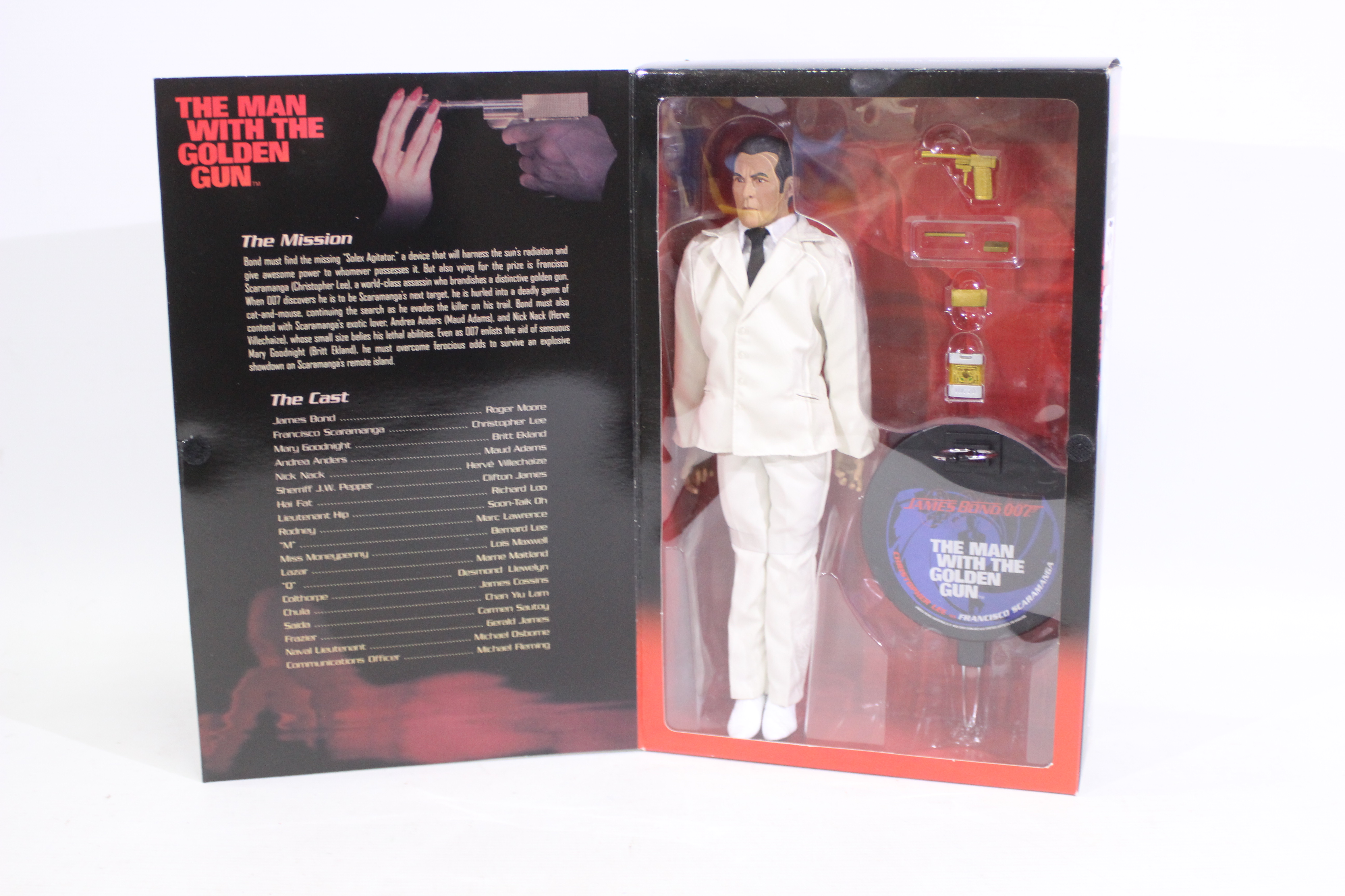 Sideshow Toy - A boxed James Bond 007 The Man With The Golden Gun 'Francisco Scaramanga' figure - - Image 2 of 5