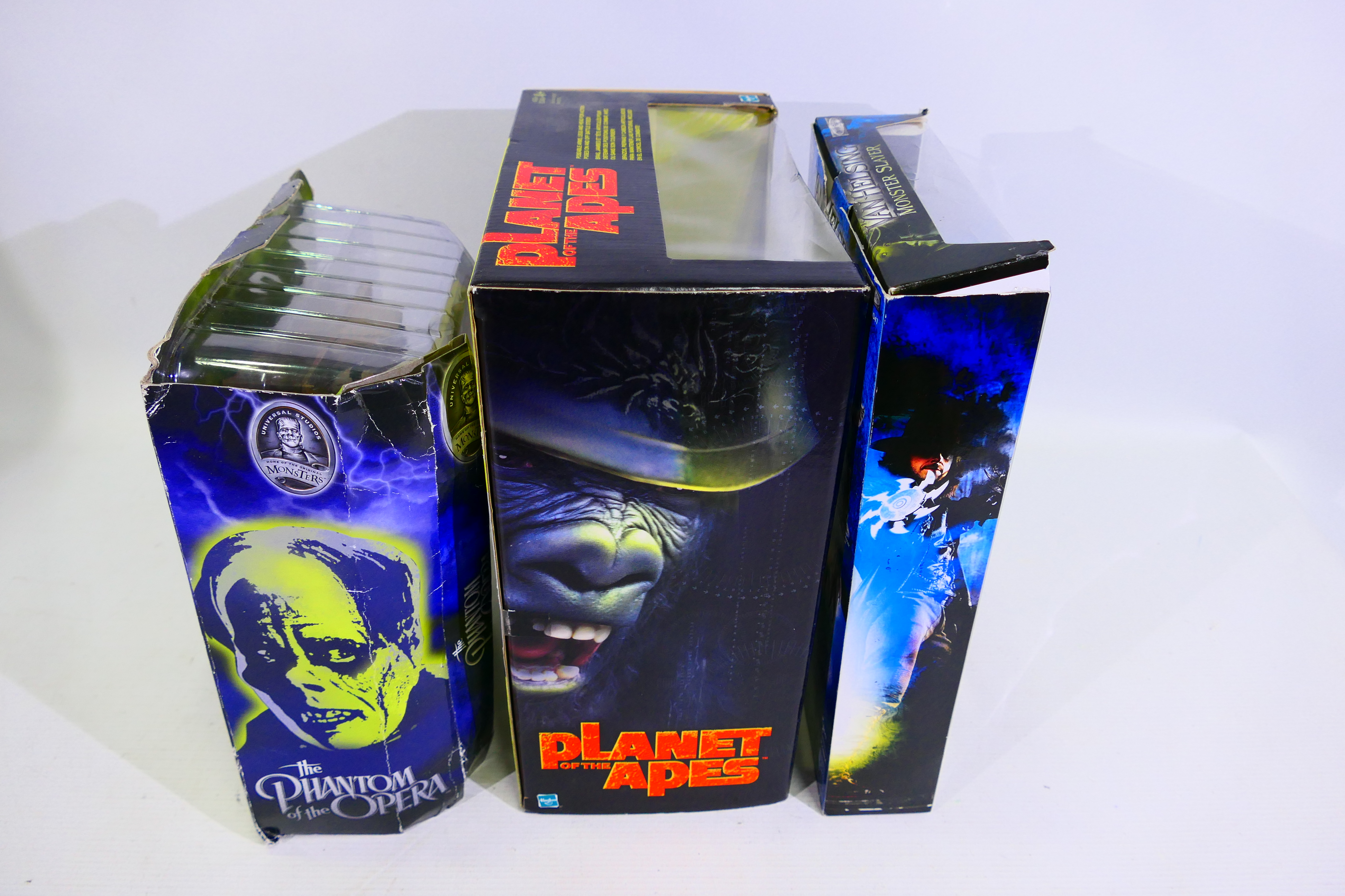 Hasbro, Jakks Pacific, Diamond Select Toys - 3 x boxed figures consisting of Planet of the Apes. - Image 6 of 6