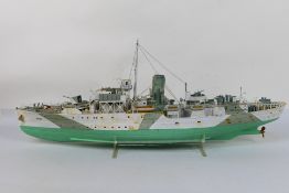 Revell - A 1:72 scale model of a Flower