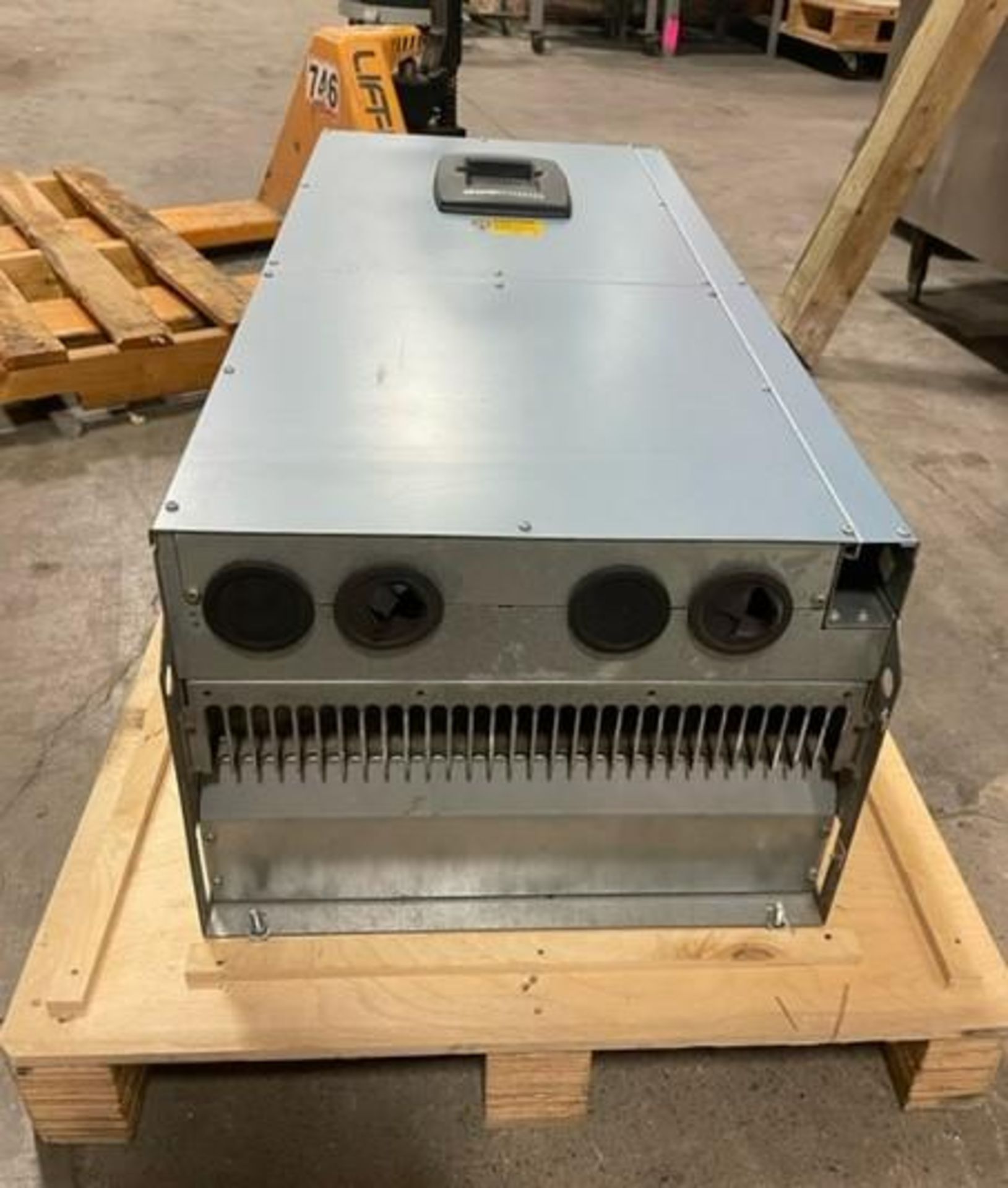 100 HP Eaton VFD/ AC Drive - Image 2 of 5