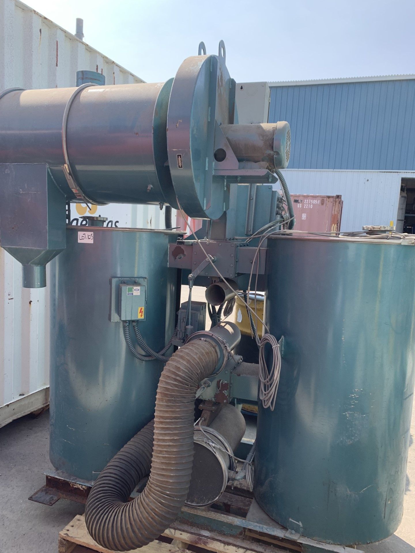 Universal dynamics corp. dehumidifier hopper dryer