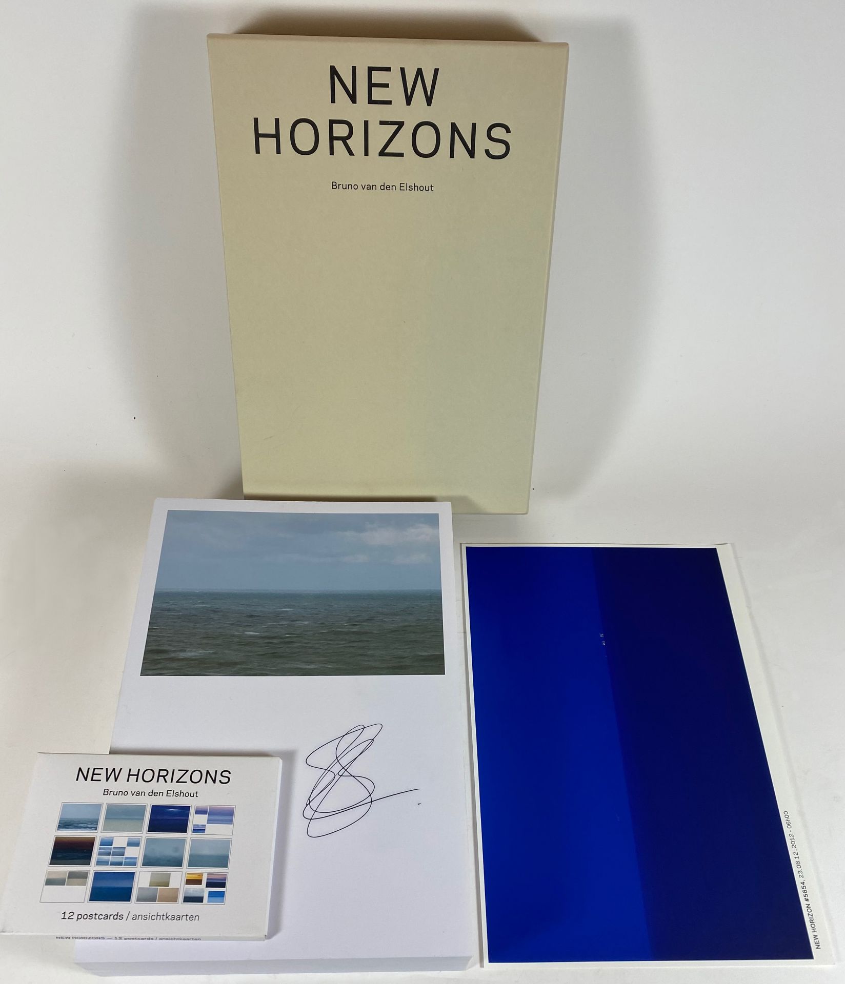 ELSHOUT, B. v.d. New horizons. (2014). 4°. Owrps. (signed on front side