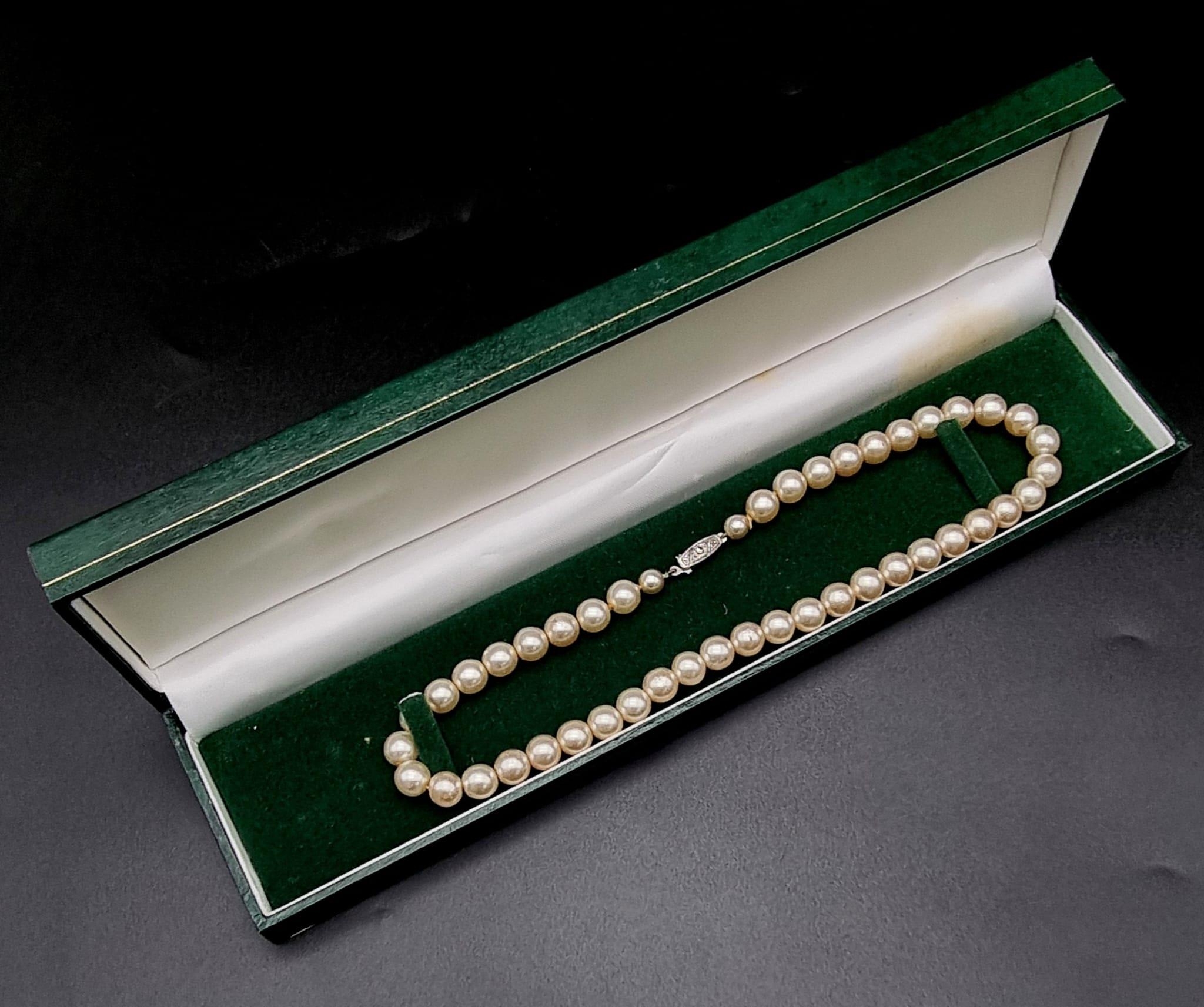 Vintage Sterling Silver and Marcasite Clasp Pearl Necklace 36cm Length in Box. - Image 3 of 3