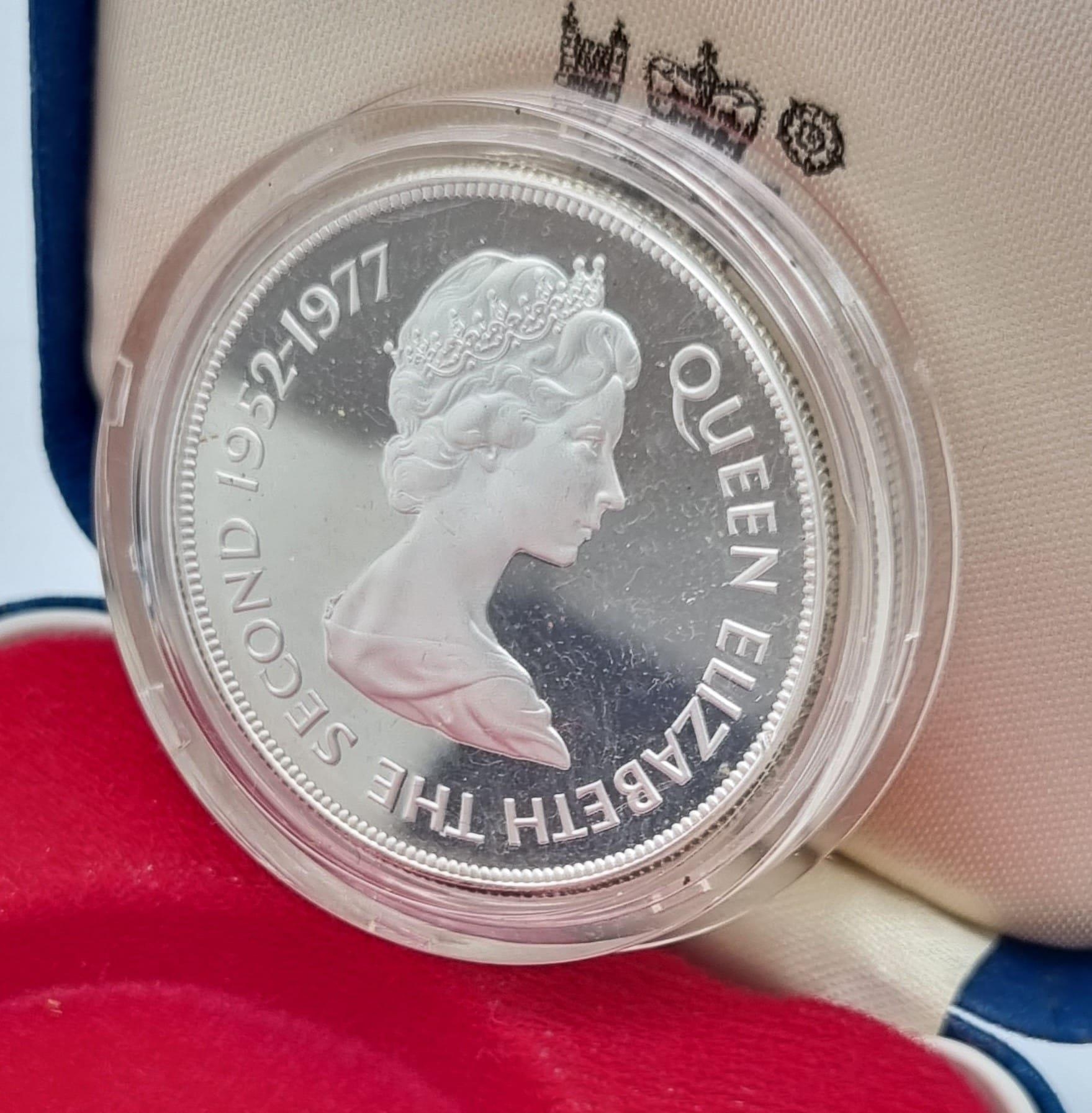 A Mauritius 25 Rupees Commemorative Proof Silver Crown - celebrating Queen Elizabeth II Jubilee. - Image 3 of 4