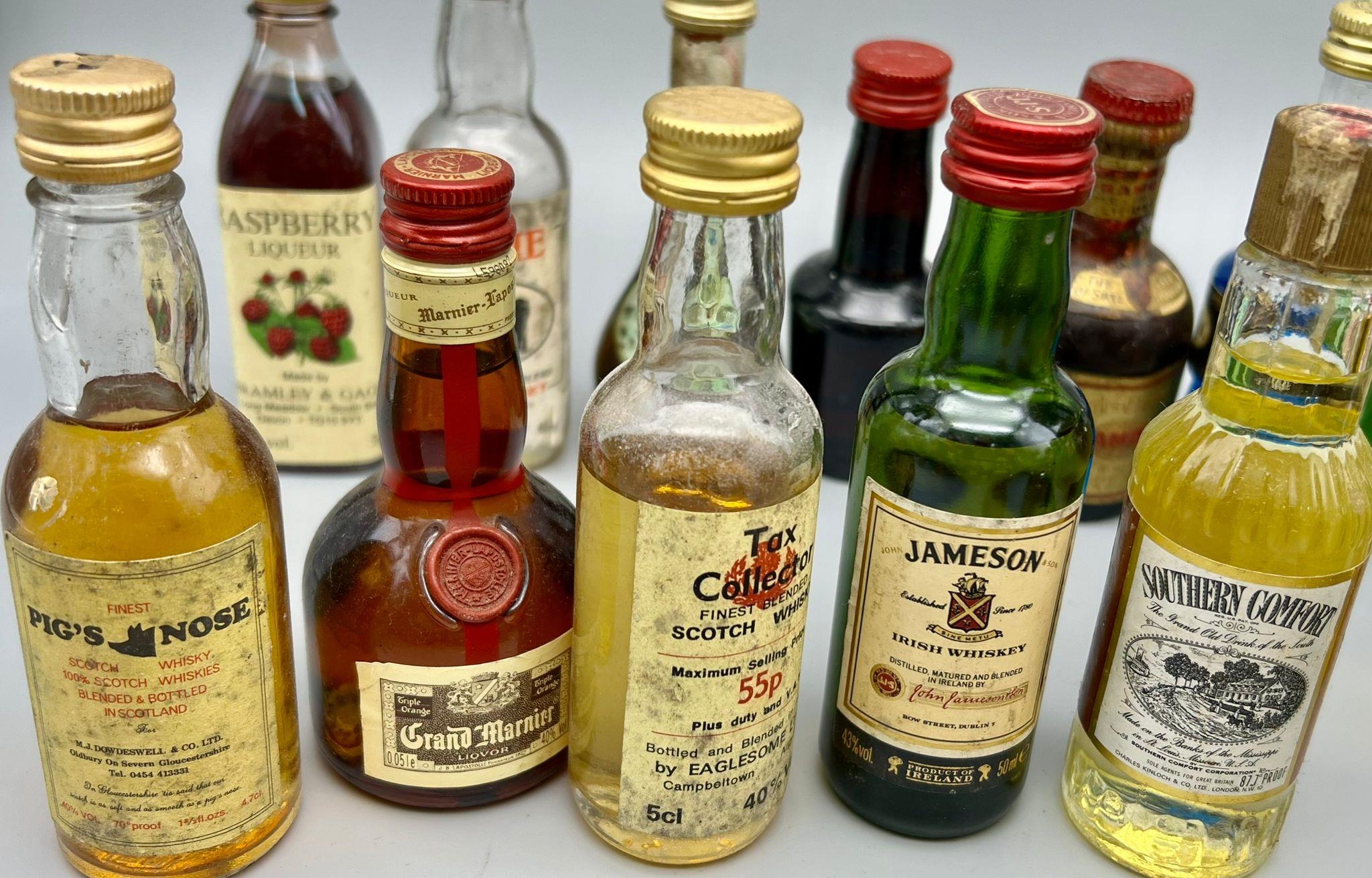 A selection of 30 assorted of miniature bottles of booze. See pictures for more info. - Image 4 of 5