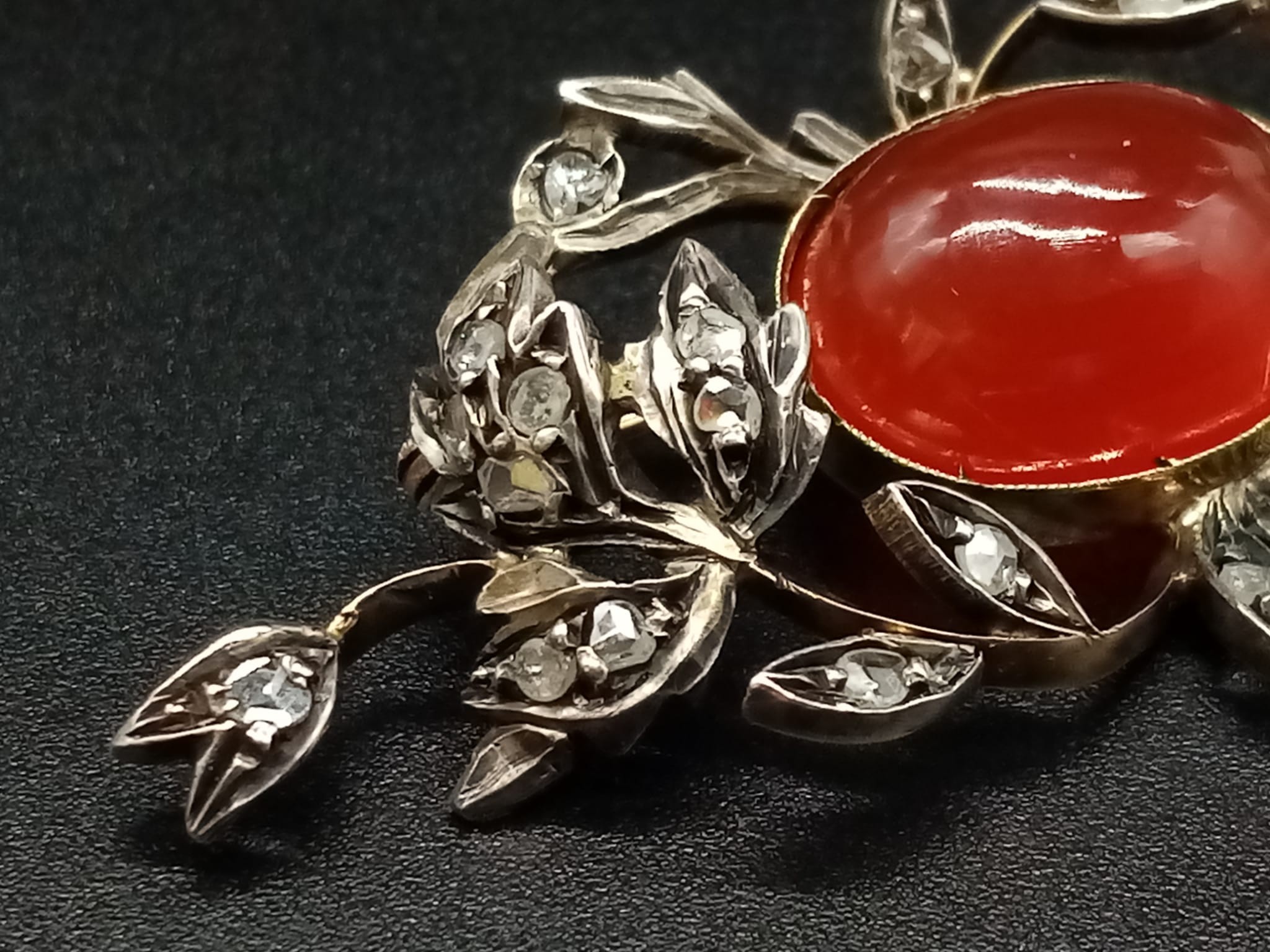 An Antique Victorian 15K Yellow Gold Rose Cut Diamond Carnelian Brooch. Large central cut - Image 6 of 14