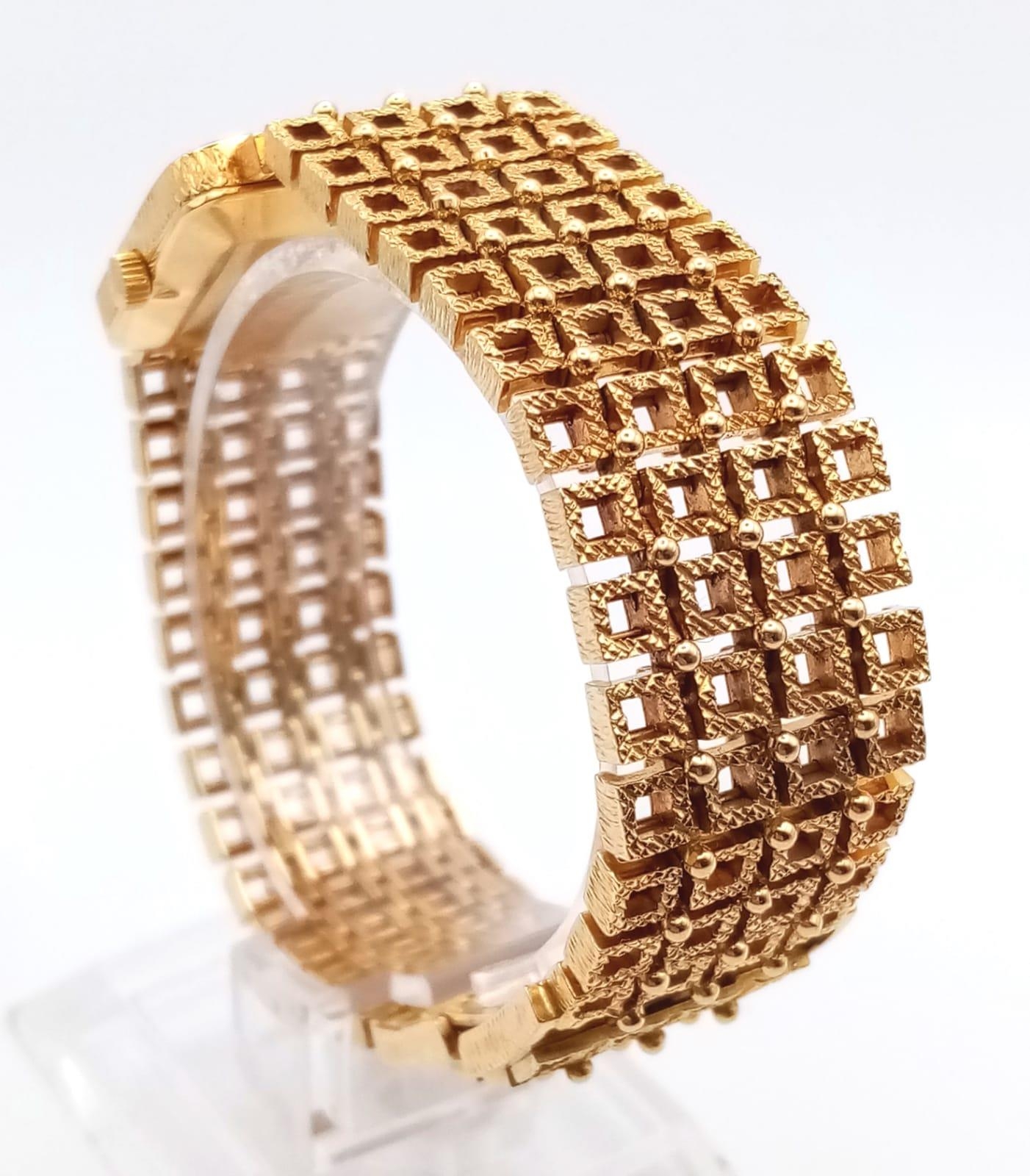 A Patek Phillipe Classic 18K Yellow Gold Ladies Watch. Woven gold bracelet. Gold case - 25mm. Two - Image 6 of 12