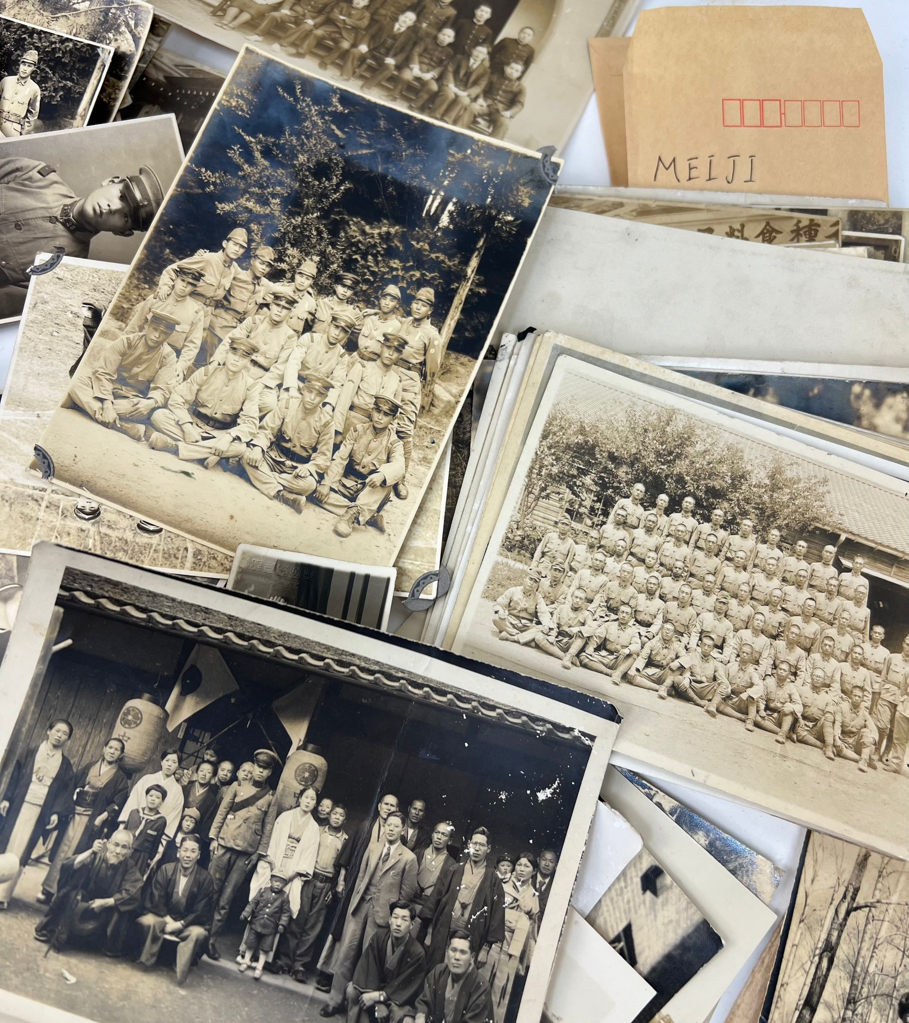 A Box of Over 100 Japanese WW2 and Pre WW2 Black and White Photographs. Some incredible personal - Image 2 of 5