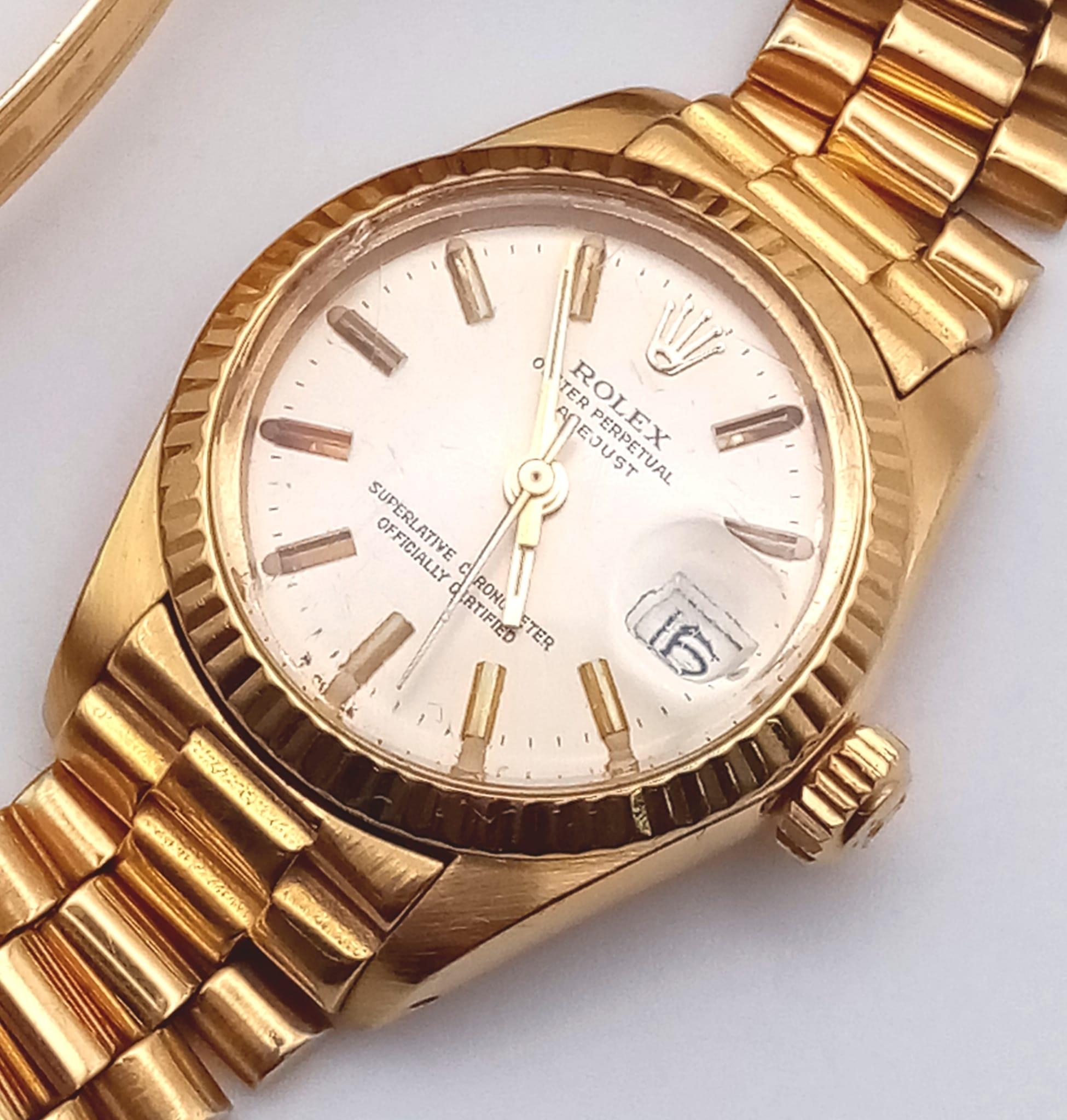 A Gold Rolex Oyster Perpetual Datejust Ladies Watch. Gold bracelet and case - 26mm. Automatic - Image 4 of 9