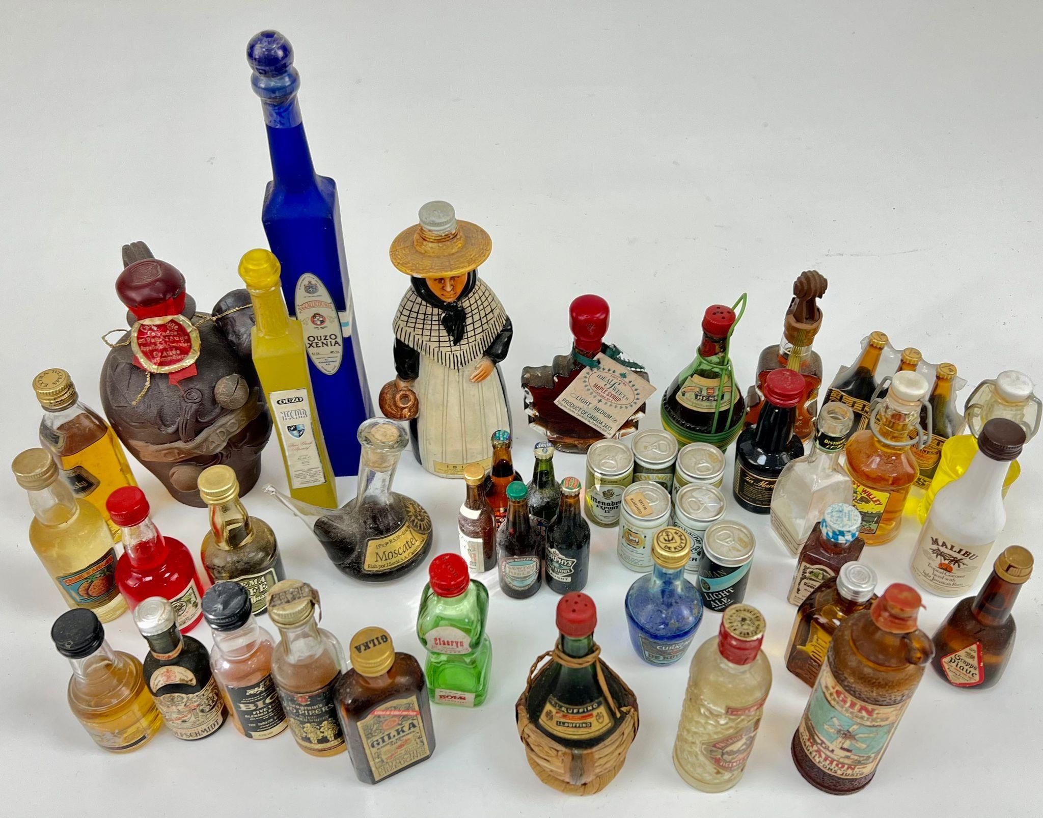 A Potpourri selection of rare and eclectic miniatures. See photos for more information. - Image 2 of 6