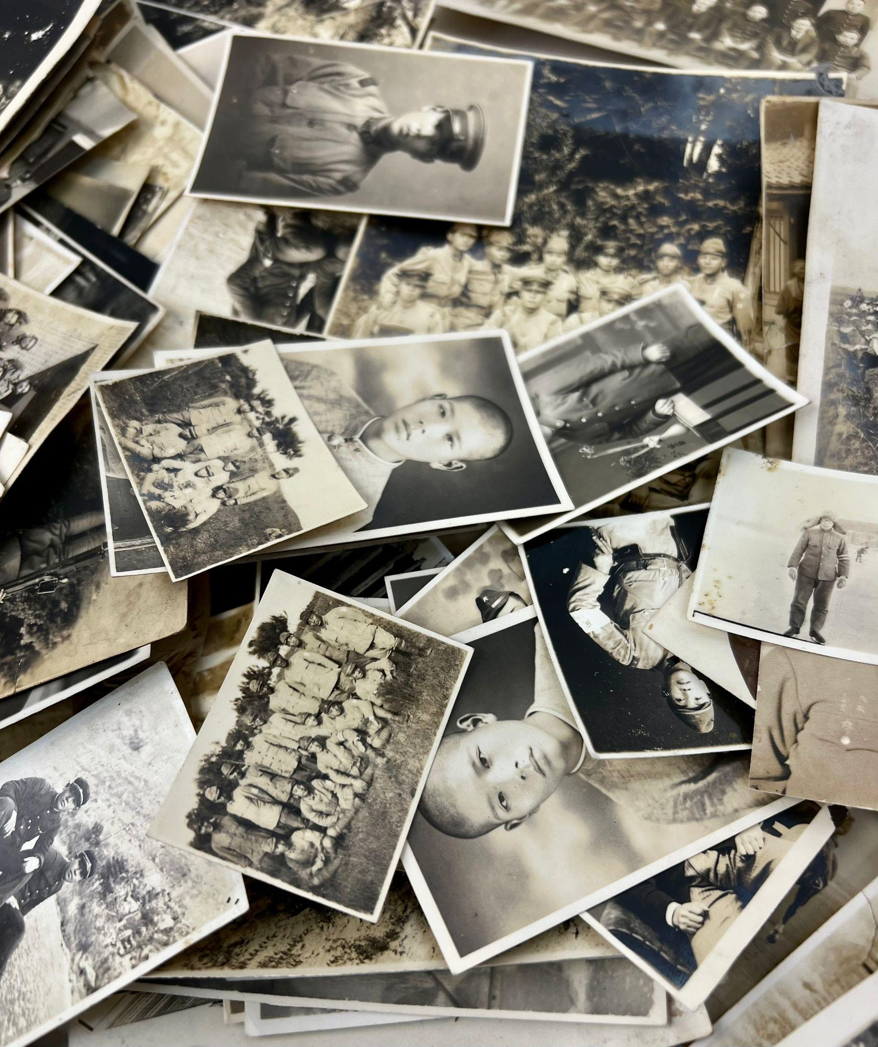 A Box of Over 100 Japanese WW2 and Pre WW2 Black and White Photographs. Some incredible personal - Image 3 of 5