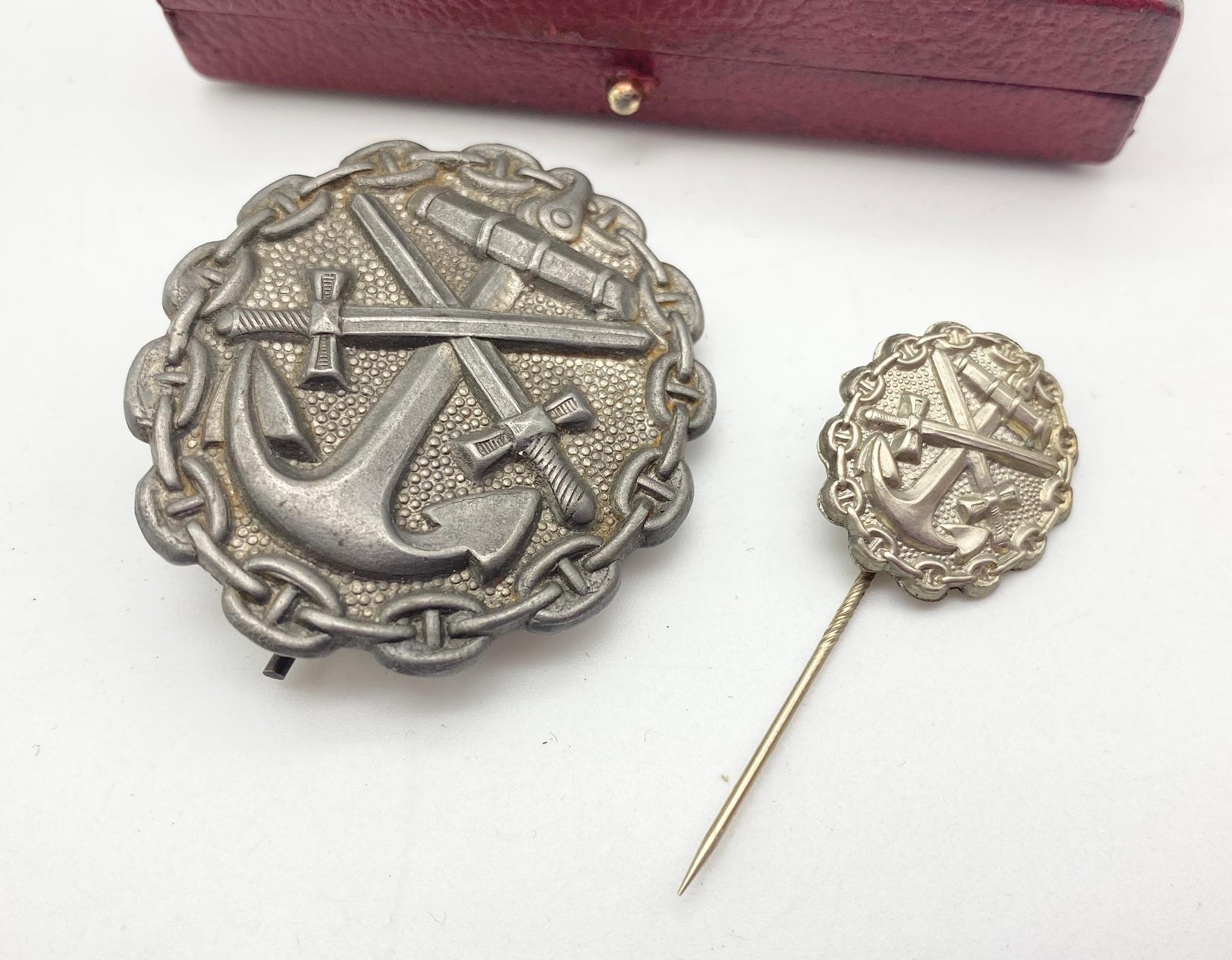 WW1 Imperial German Navy (Kaiserliche Marine) wound badge and lapel pin. A silver grade example - Image 3 of 4