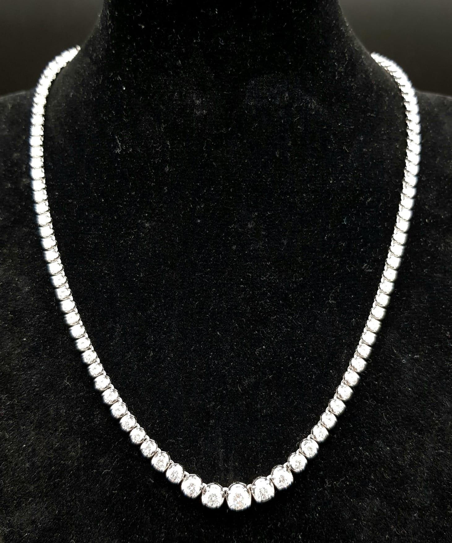 18k White Gold Necklace. 36.9g with 10ct Diamonds, absolutely stunning piece of jewellery.
