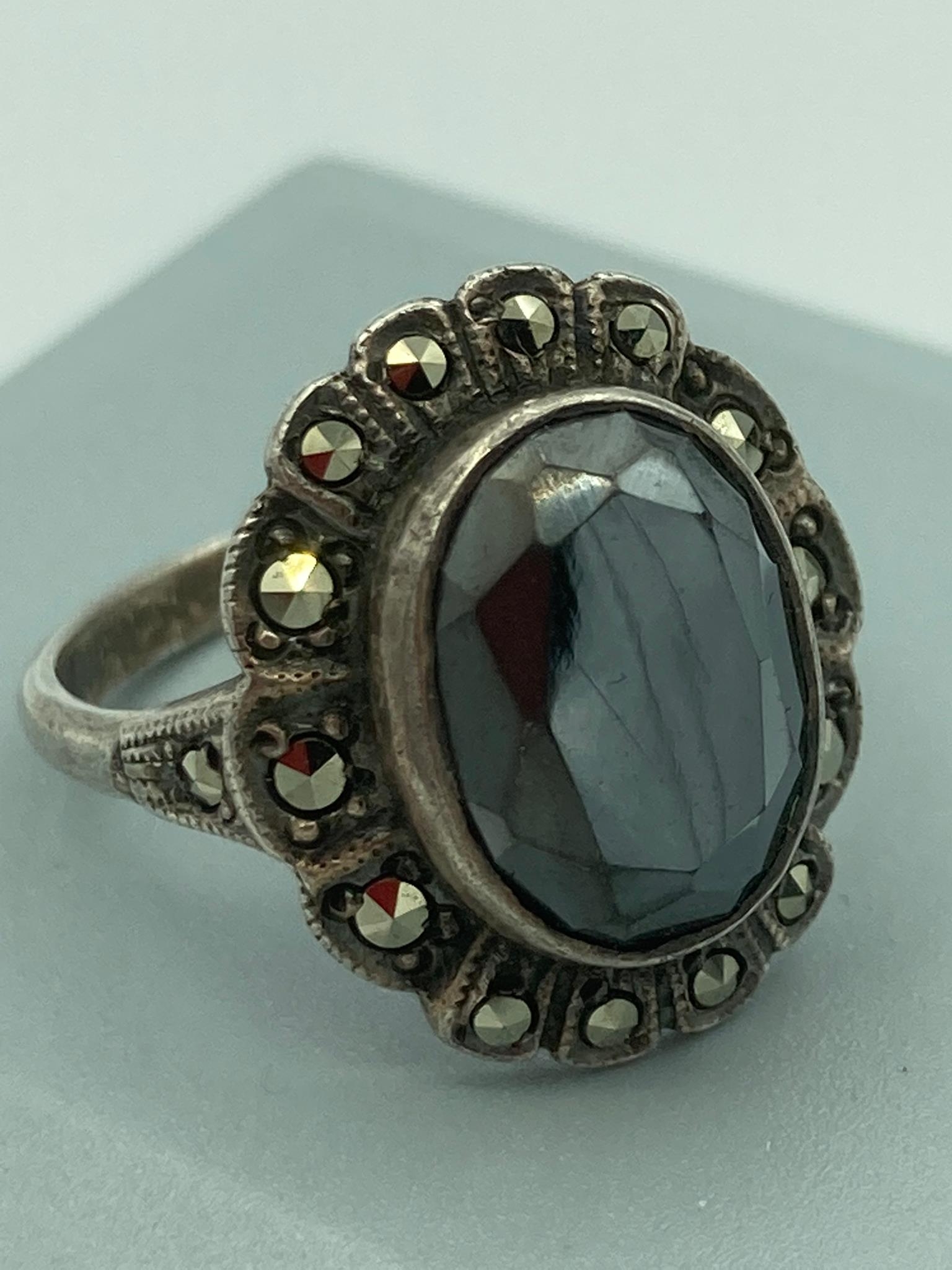 Vintage SILVER and MAGIC TOPAZ RING, having 2 carat oval TOPAZ set to top with SILVER MARCASITE - Image 2 of 2