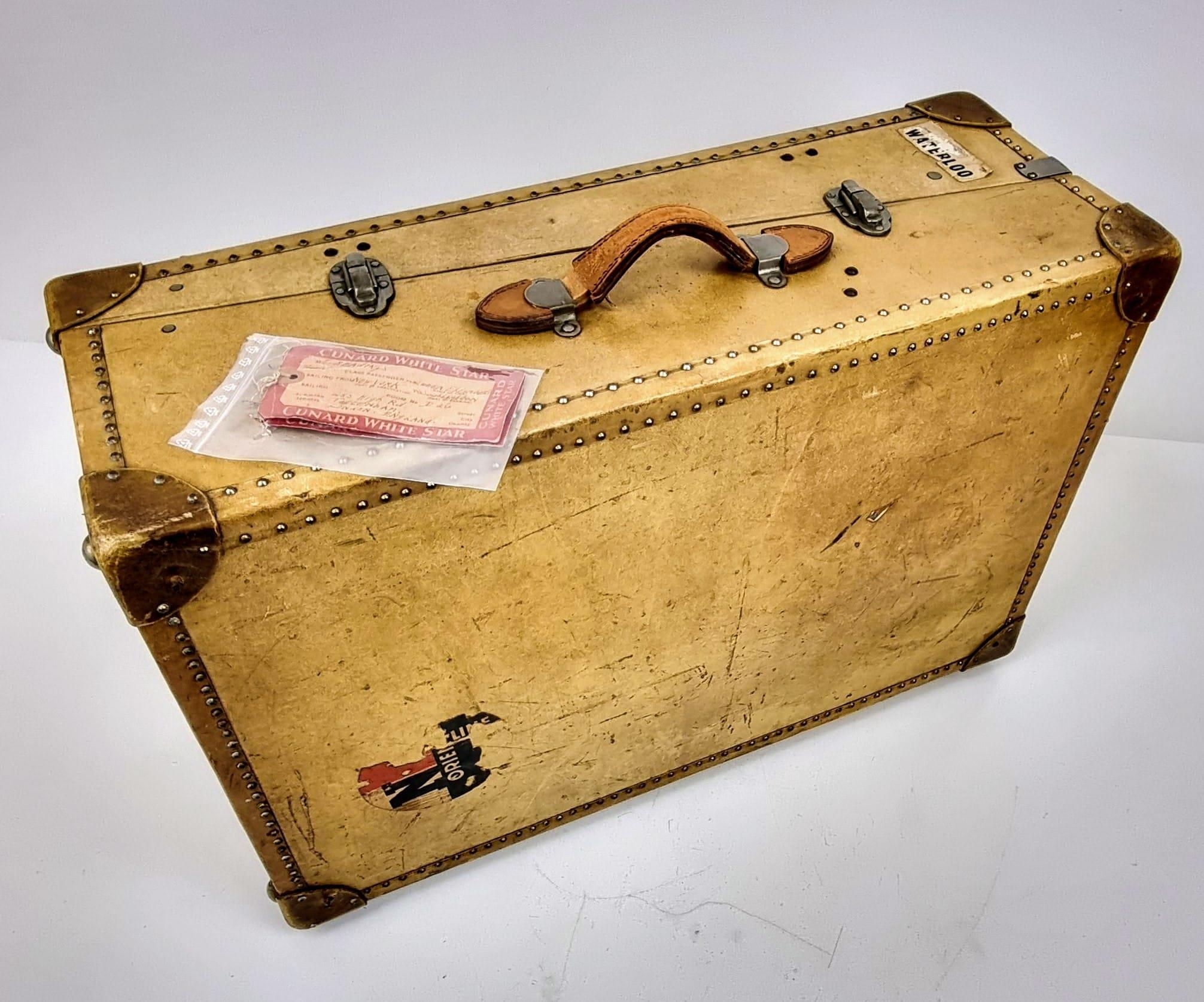 A 1950s Vintage Cruise Liner Wardrobe Trunk Case - Complete with coat hangers! Comes with two Cunard - Image 9 of 10