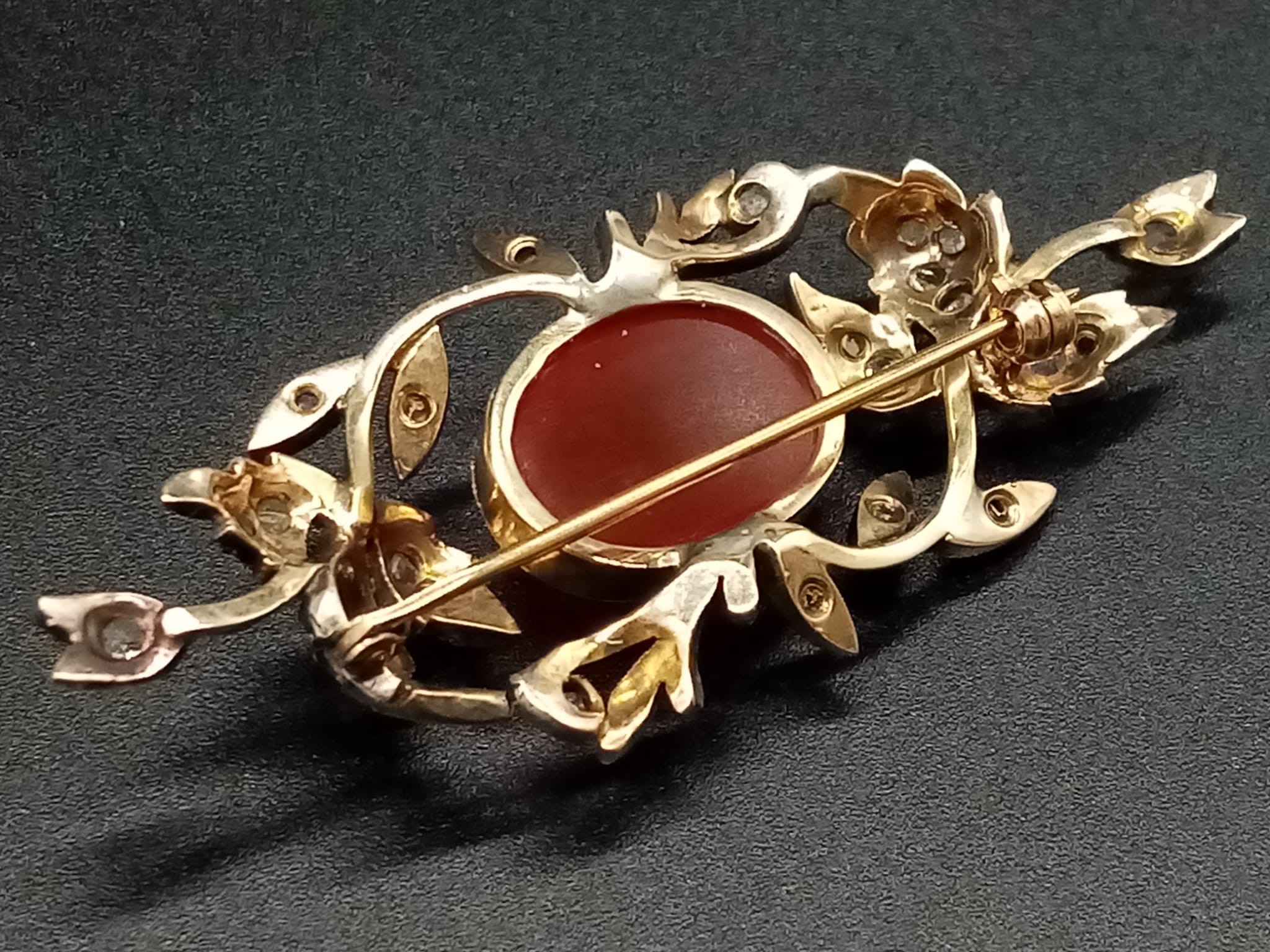 An Antique Victorian 15K Yellow Gold Rose Cut Diamond Carnelian Brooch. Large central cut - Image 11 of 14