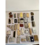 Large selection of VINTAGE LIGHTERS. Please see photographs.