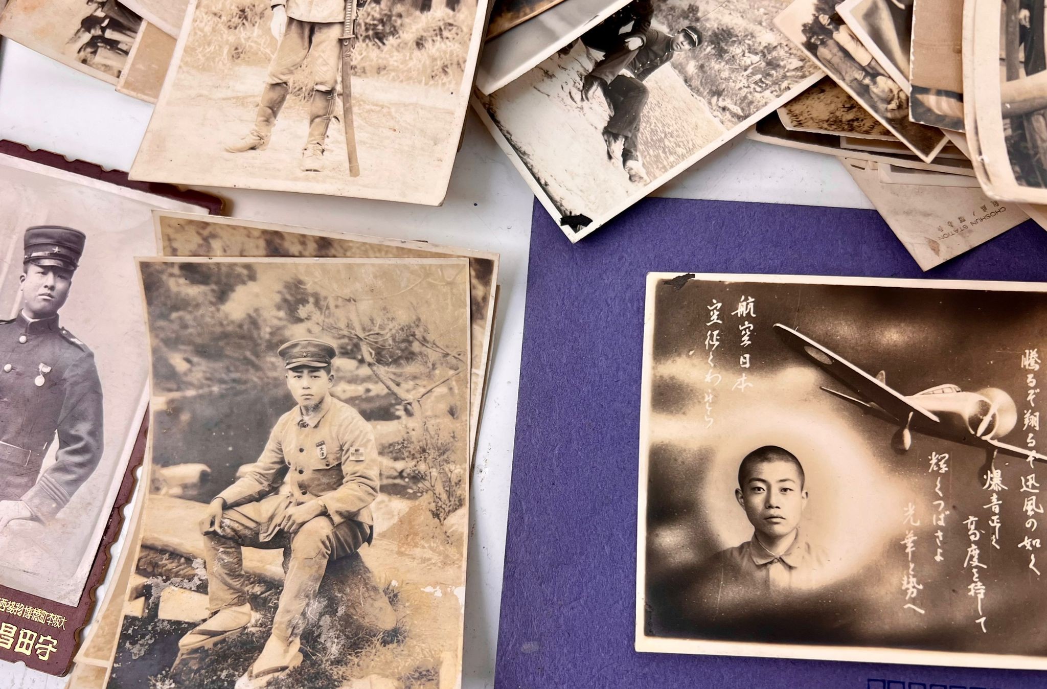 A Box of Over 100 Japanese WW2 and Pre WW2 Black and White Photographs. Some incredible personal - Image 4 of 5