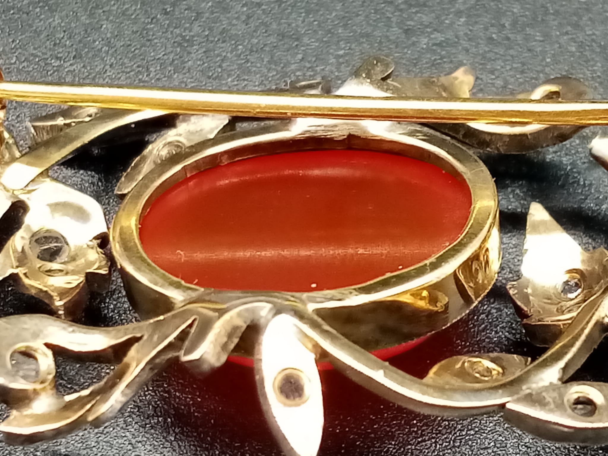 An Antique Victorian 15K Yellow Gold Rose Cut Diamond Carnelian Brooch. Large central cut - Image 5 of 14