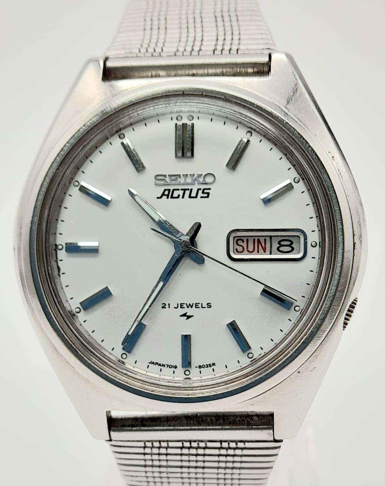 A Rare Vintage Seiko Actus - A sub-brand of Seiko, marketed for the man-about-town. Stainless