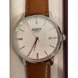 Gentlemans HENRY LONDON Wristwatch model HL40-S-0349. Silver Tone. Having sweeping second hand and