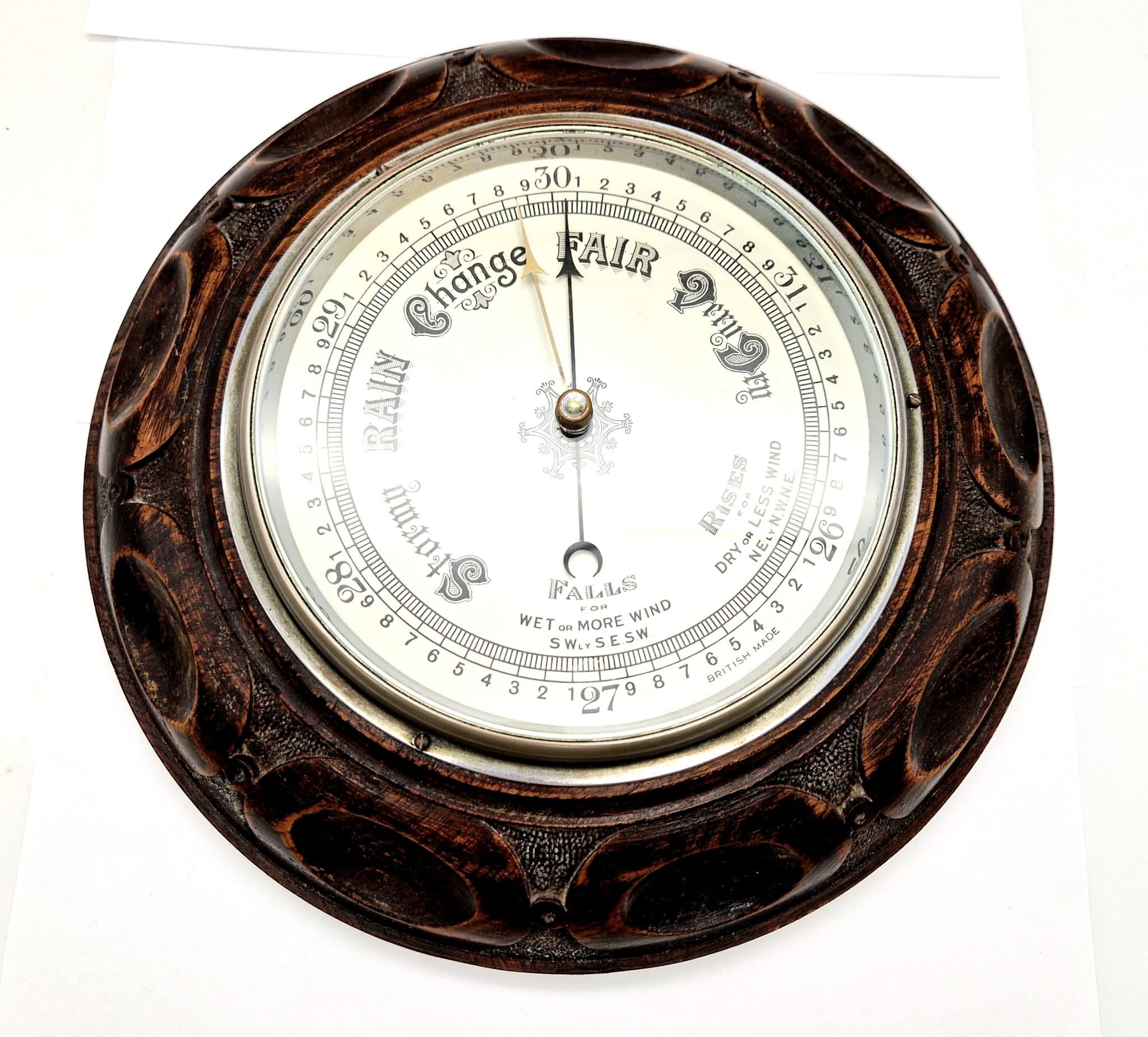 A Vintage Wall-Hanging Barometer in Working Order. 30cm diameter. - Image 4 of 5