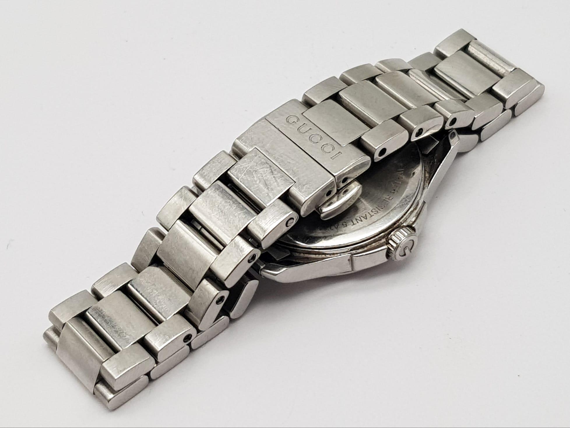 GUCCI STEEL BRACELET WATCH 126.5 16282052 MOTHER OF PEARL DIAL WITH DIAMONDS FULL WORKING ORDER - Image 5 of 5